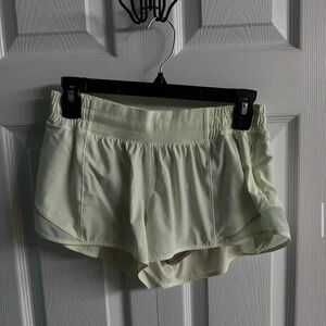 Lululemon Hotty Hot Shorts 2.5”